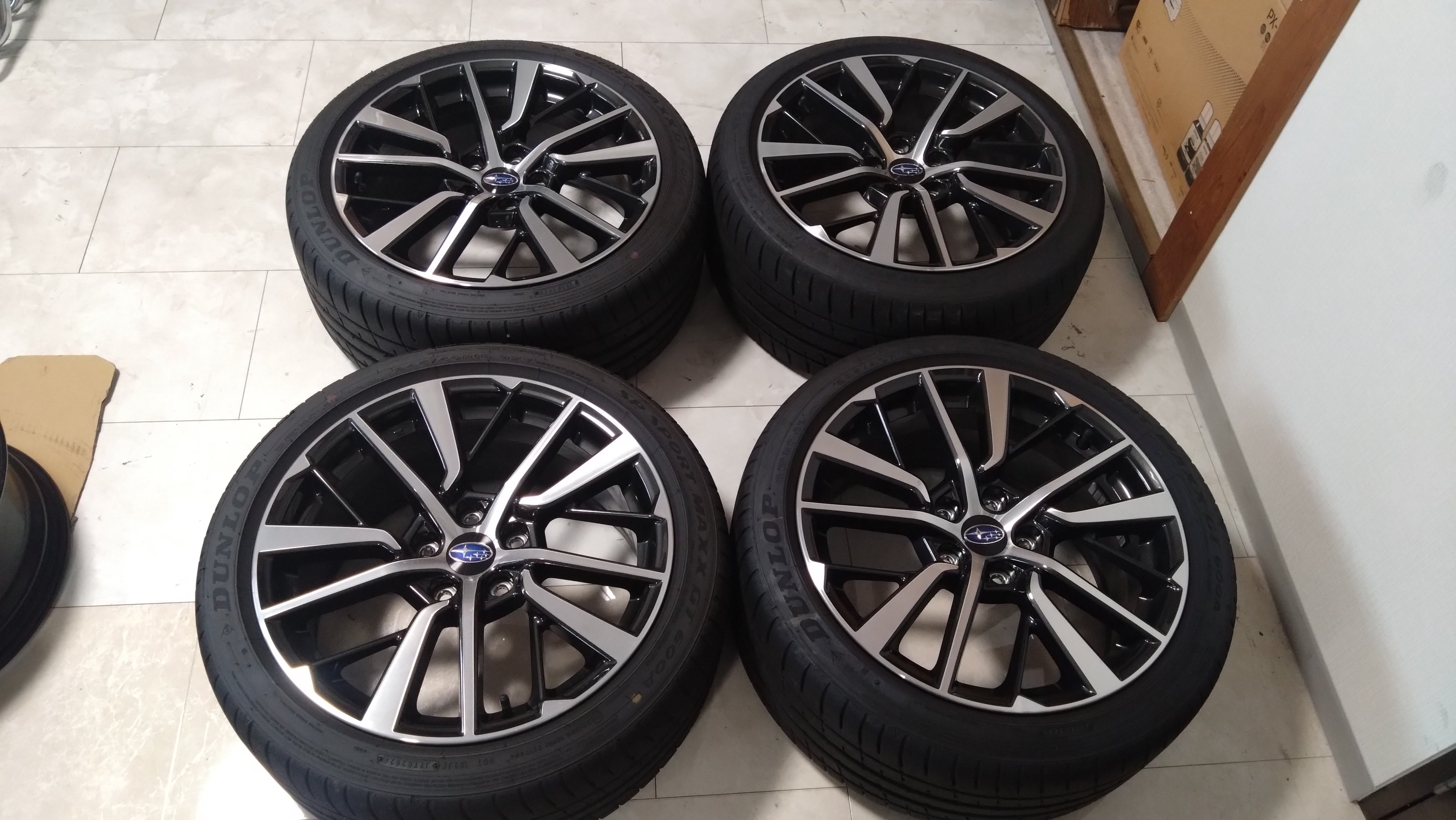 令和8年熊本地震 被災地支援 SUBARU WRX S4 純正ホイール＆タイヤ